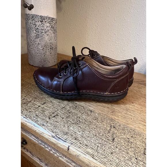 Born comfort casual leather loafer women's size 6 1/2. - Picture 3 of 6